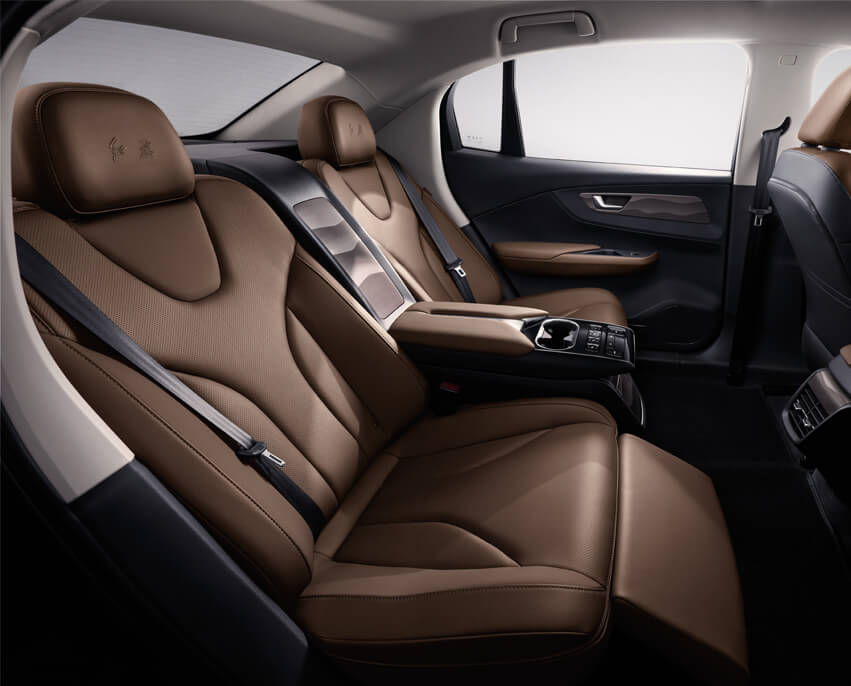 Интерьер заднего ряда